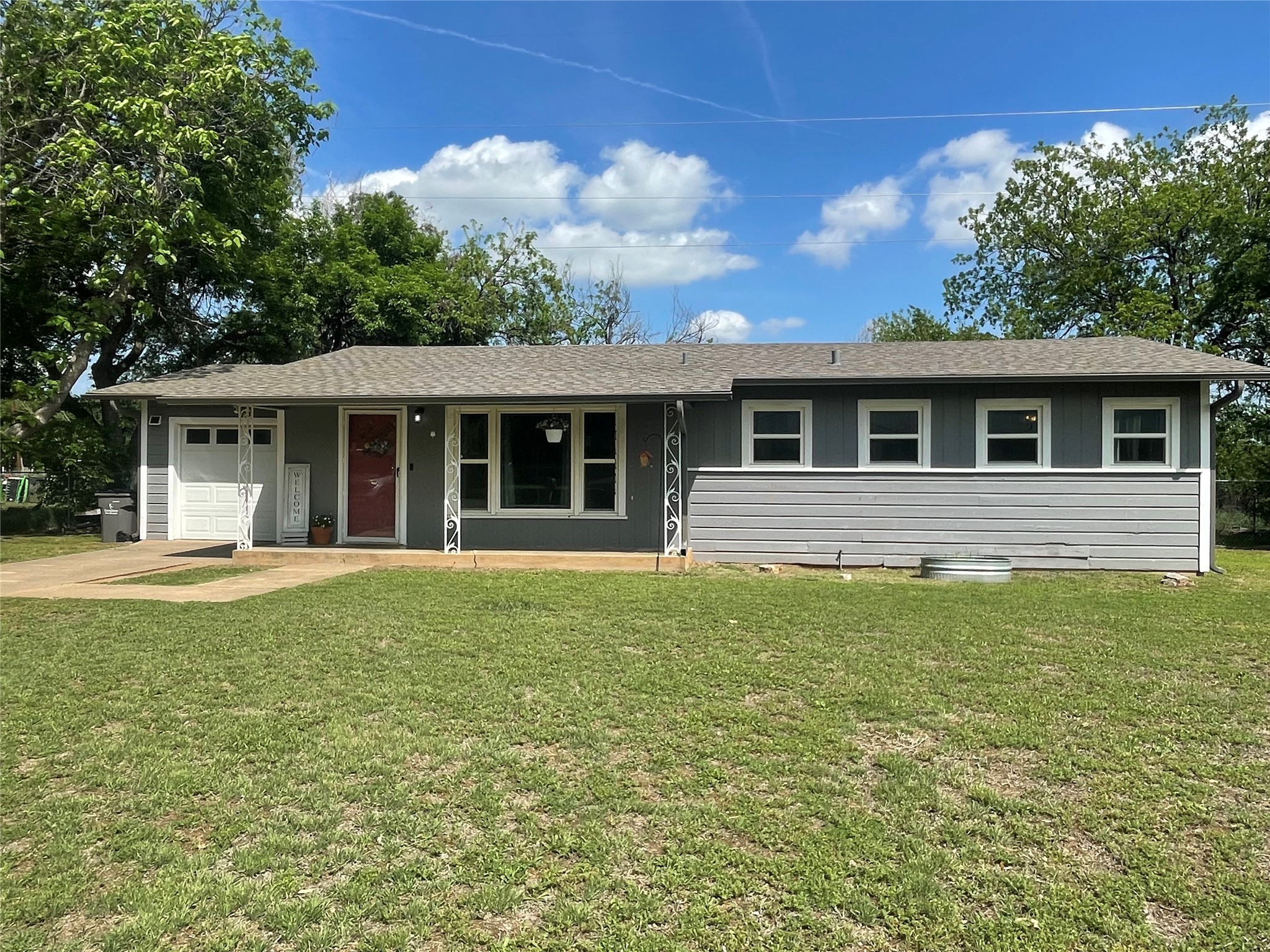 209 Pennsylvania Avenue Graham TX 76450