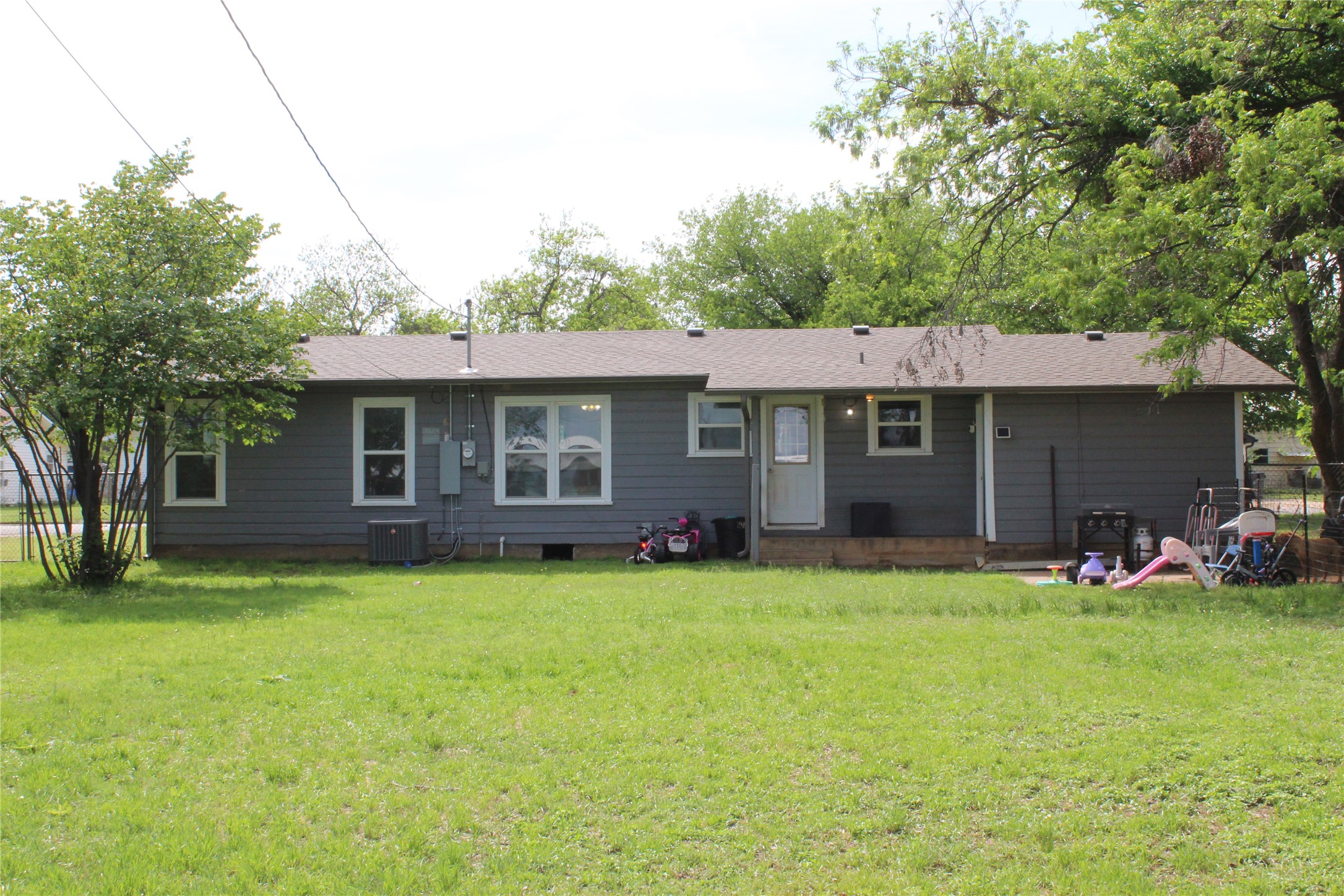 209 Pennsylvania Avenue Graham TX 76450