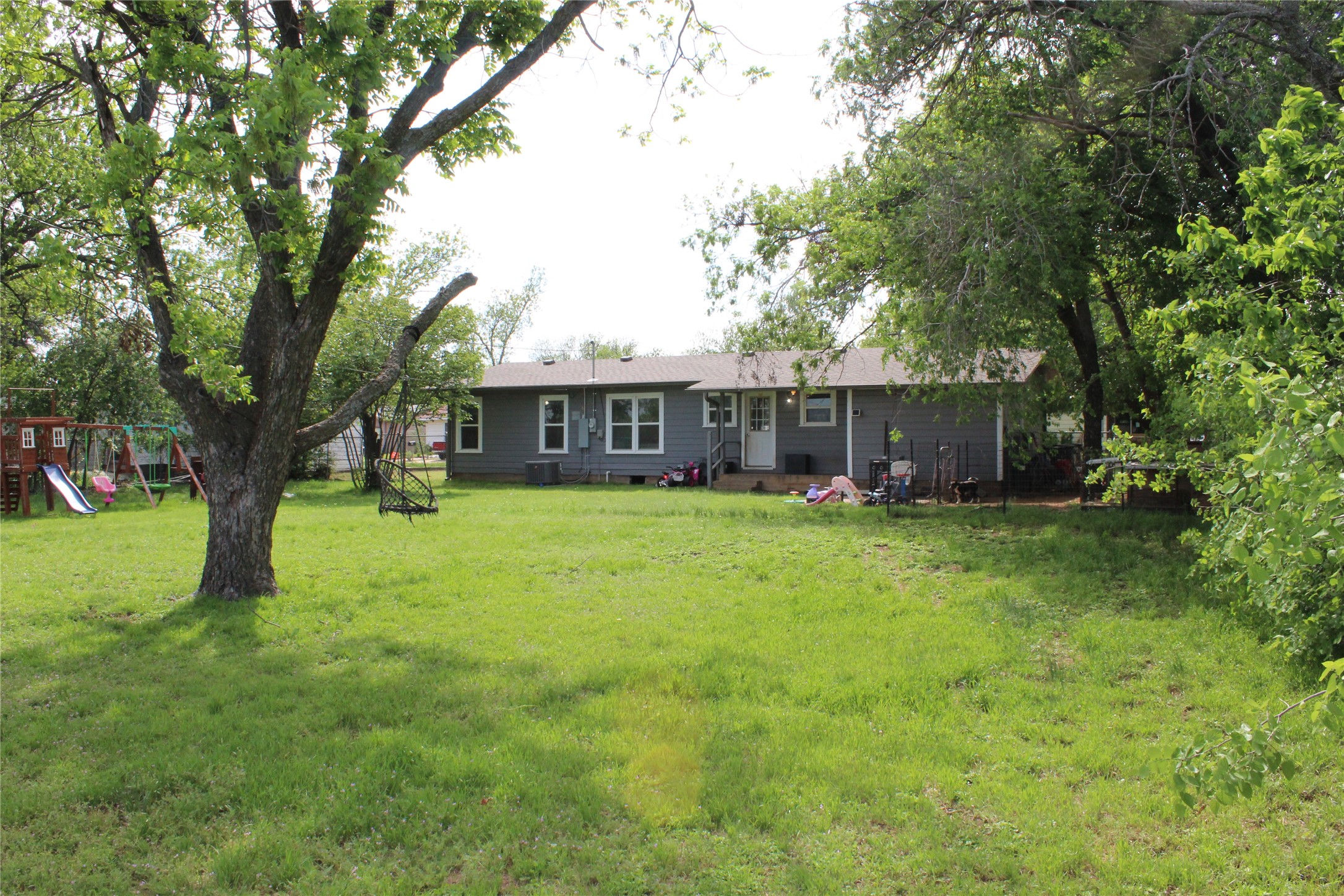 209 Pennsylvania Avenue Graham TX 76450