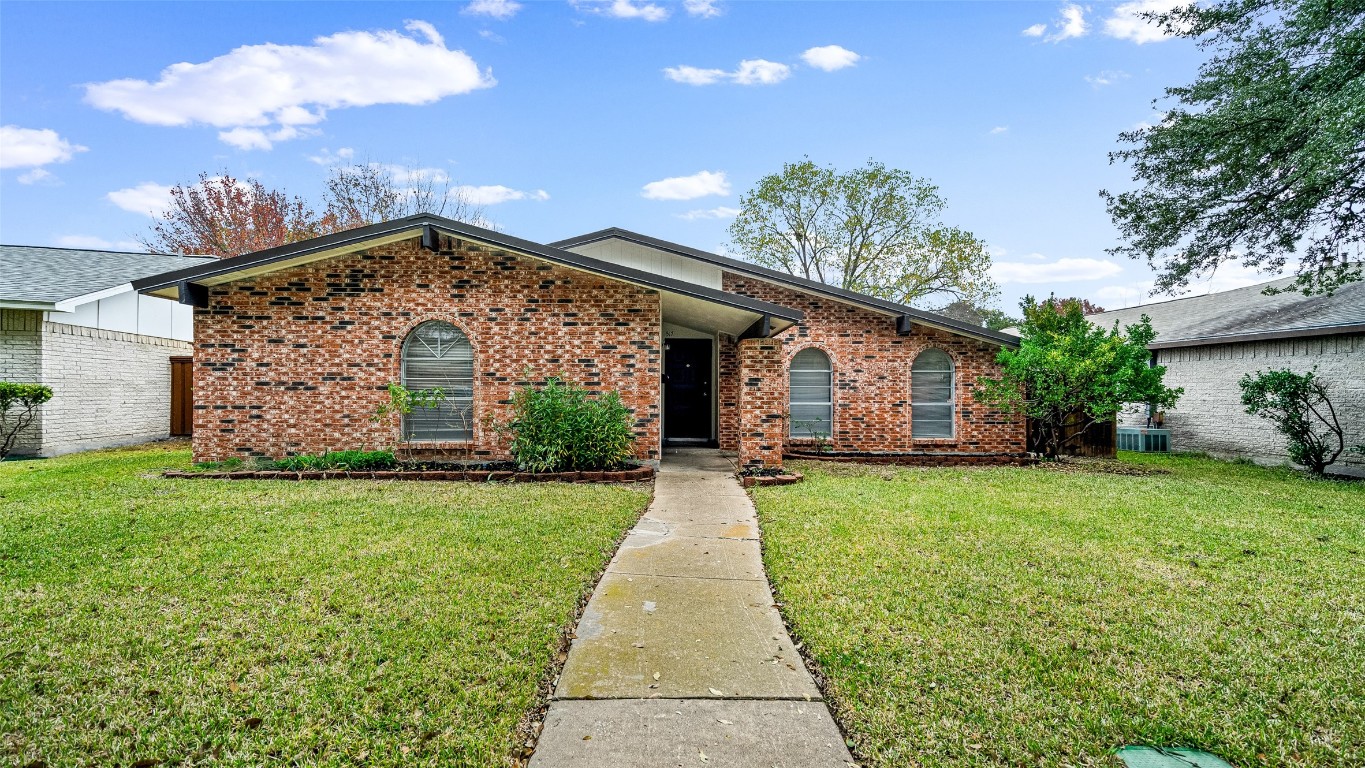 517 Ivy Way Garland TX 75043