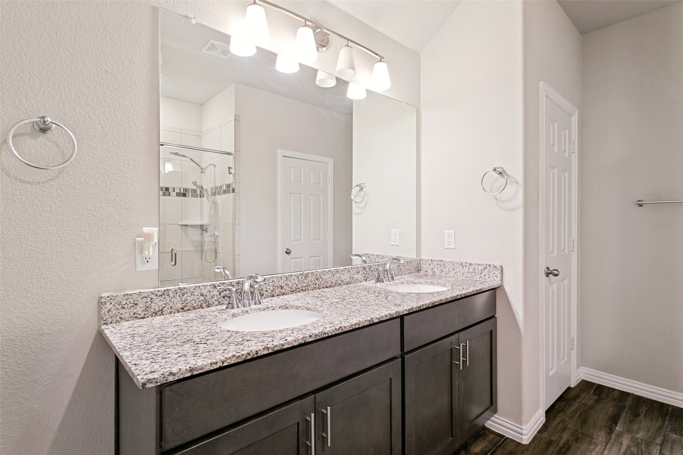 692 Avalon Drive Waxahachie TX 75165