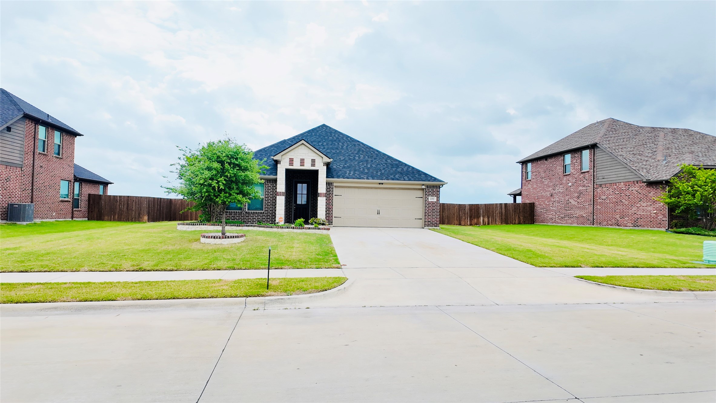 692 Avalon Drive Waxahachie TX 75165
