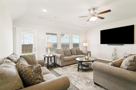 692 Avalon Drive Waxahachie TX 75165