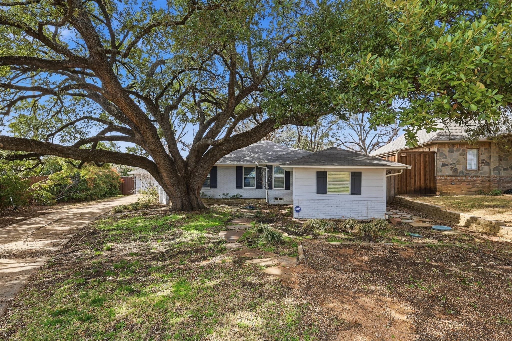 9403 Thornberry Lane Dallas TX 75220