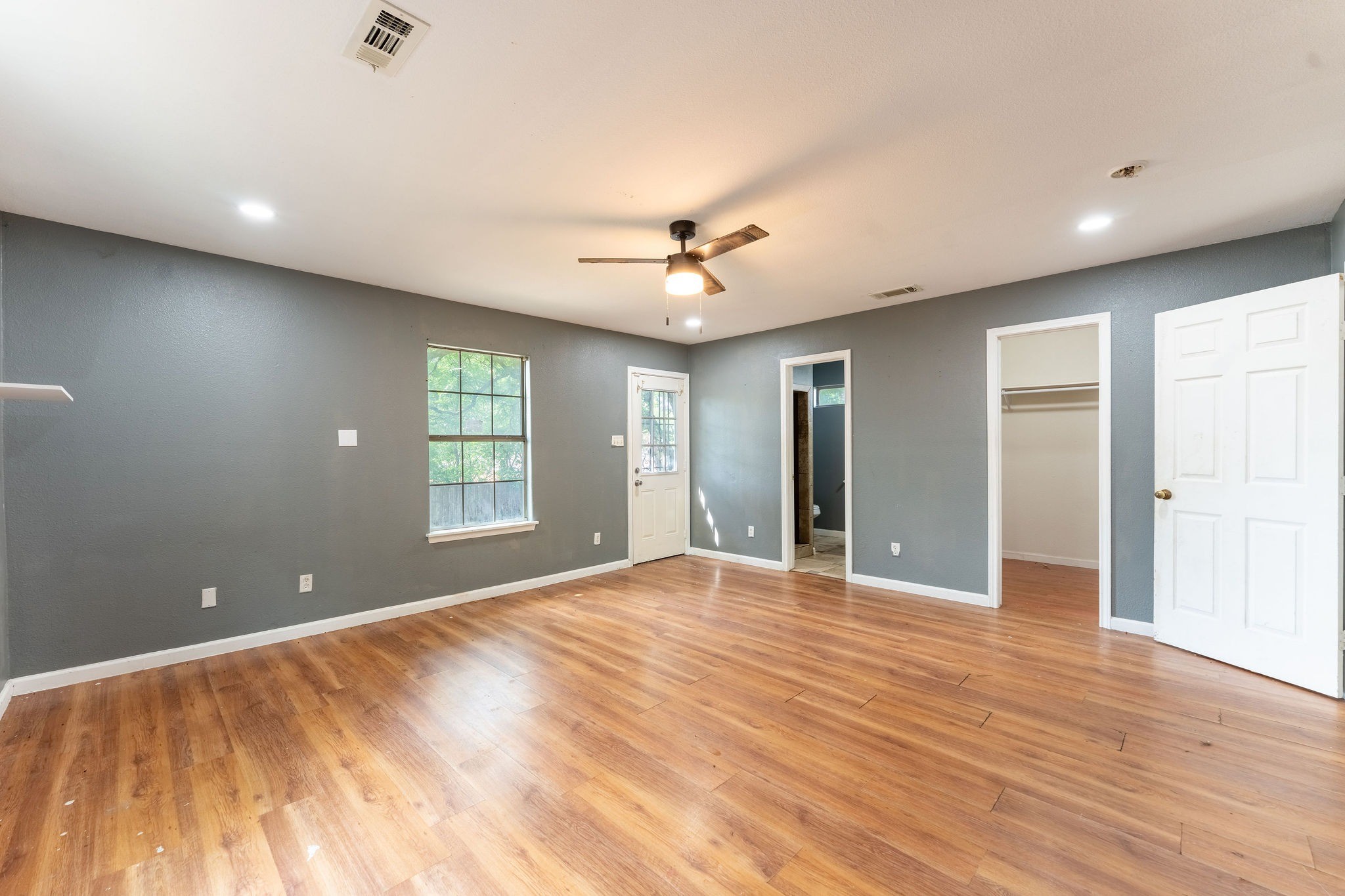 1502 Adelaide Drive Dallas TX 75216