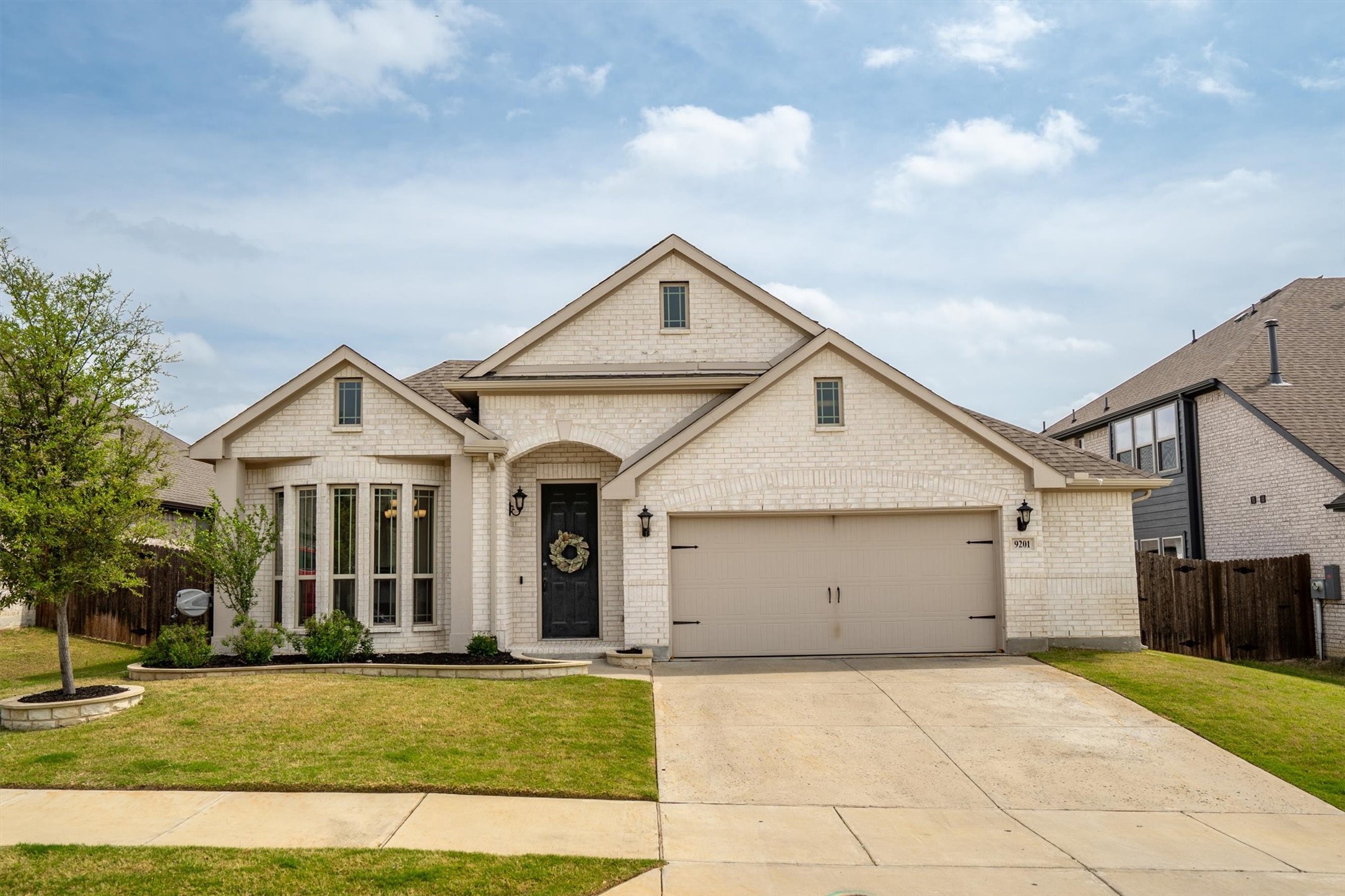9201 Amistad Lane Denton TX 76226
