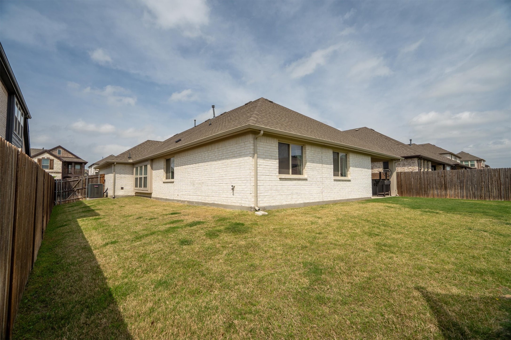 9201 Amistad Lane Denton TX 76226