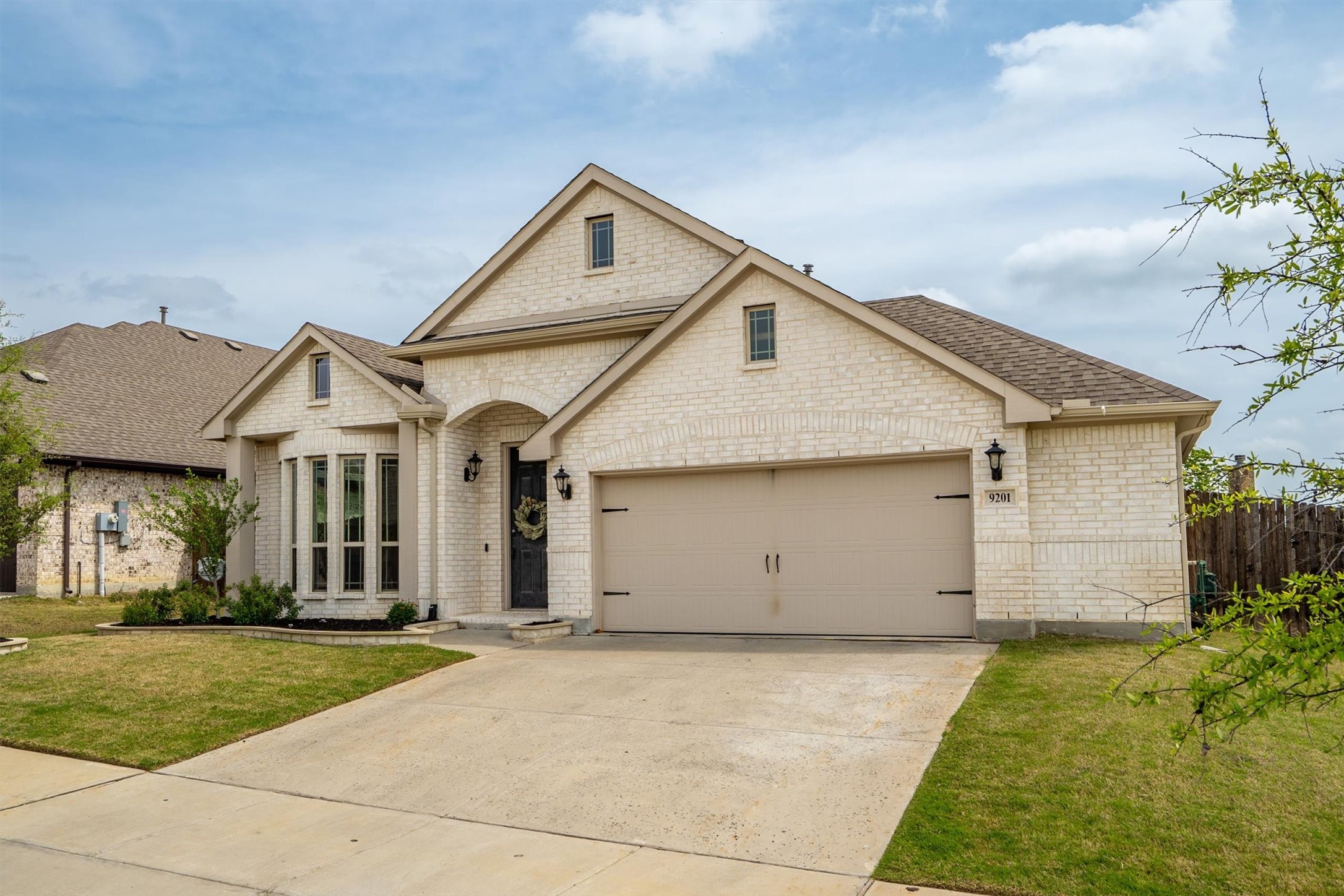 9201 Amistad Lane Denton TX 76226