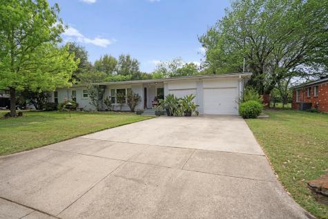 1106 Warden Street Benbrook TX 76126