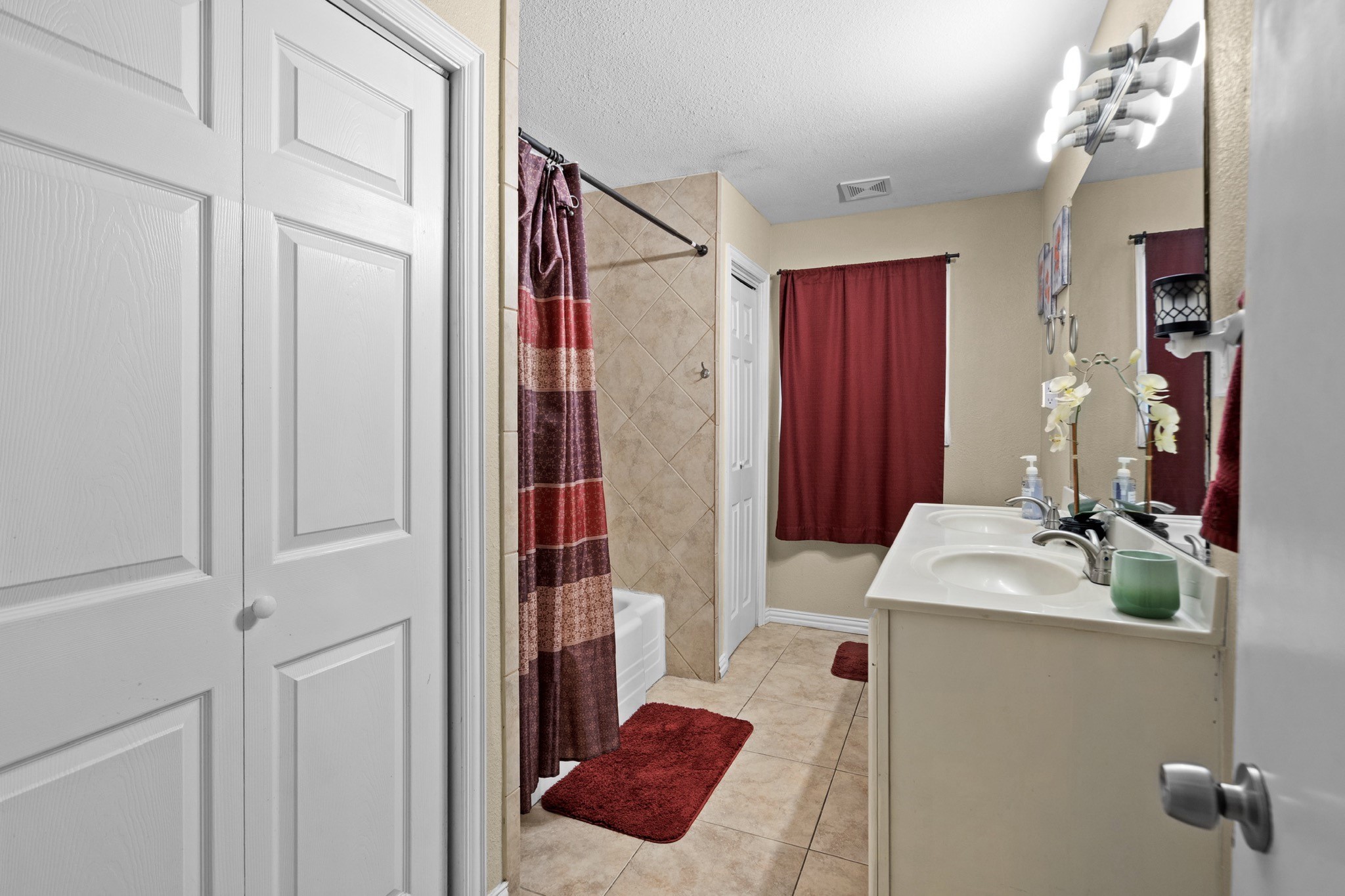 1106 Warden Street Benbrook TX 76126