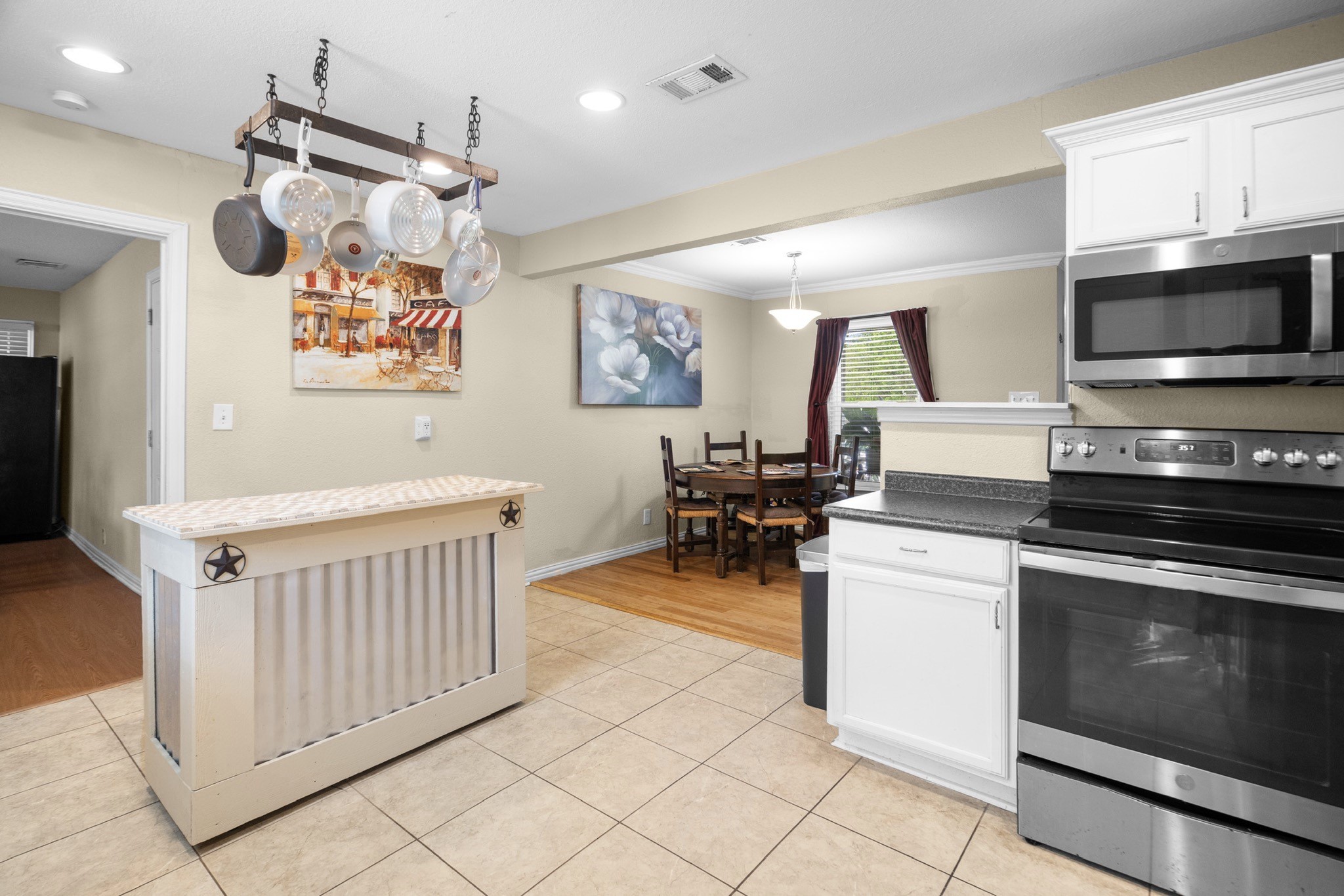 1106 Warden Street Benbrook TX 76126