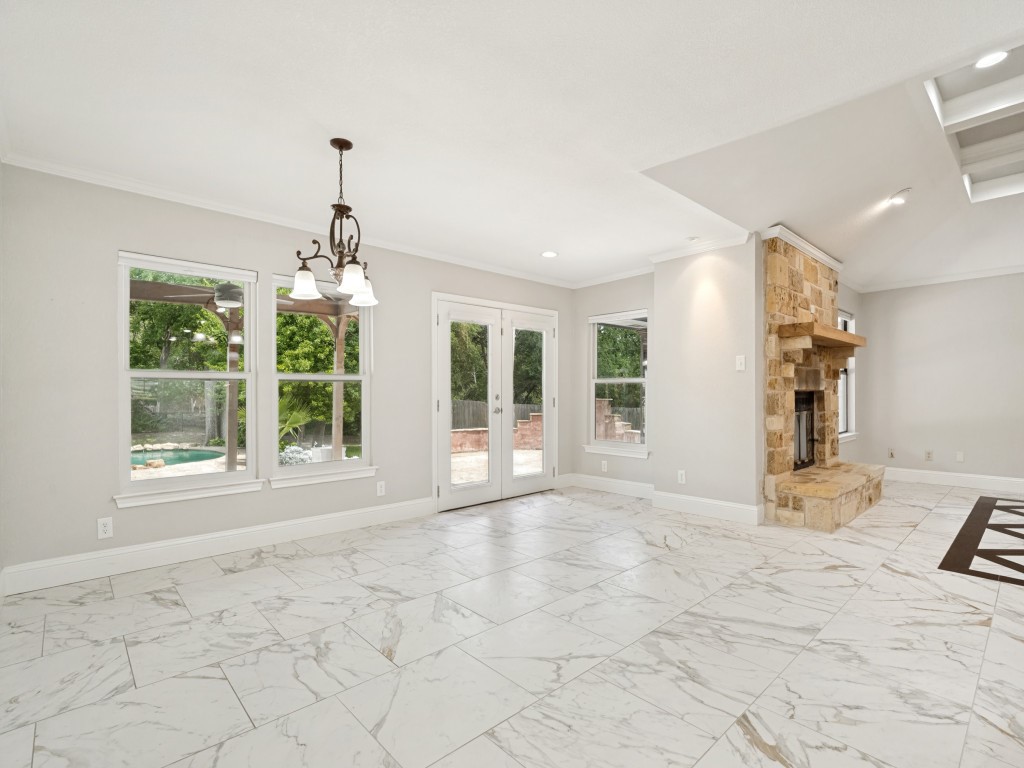 241 Southview Drive Hudson Oaks TX 76087