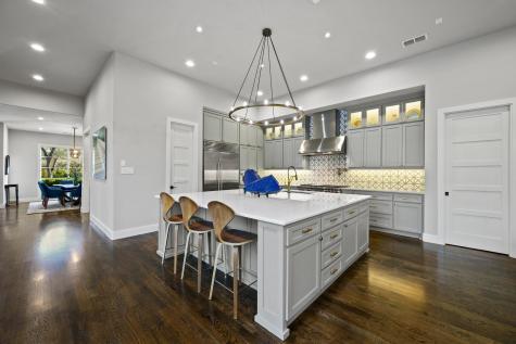 6675 Green Knoll Dallas TX 75230