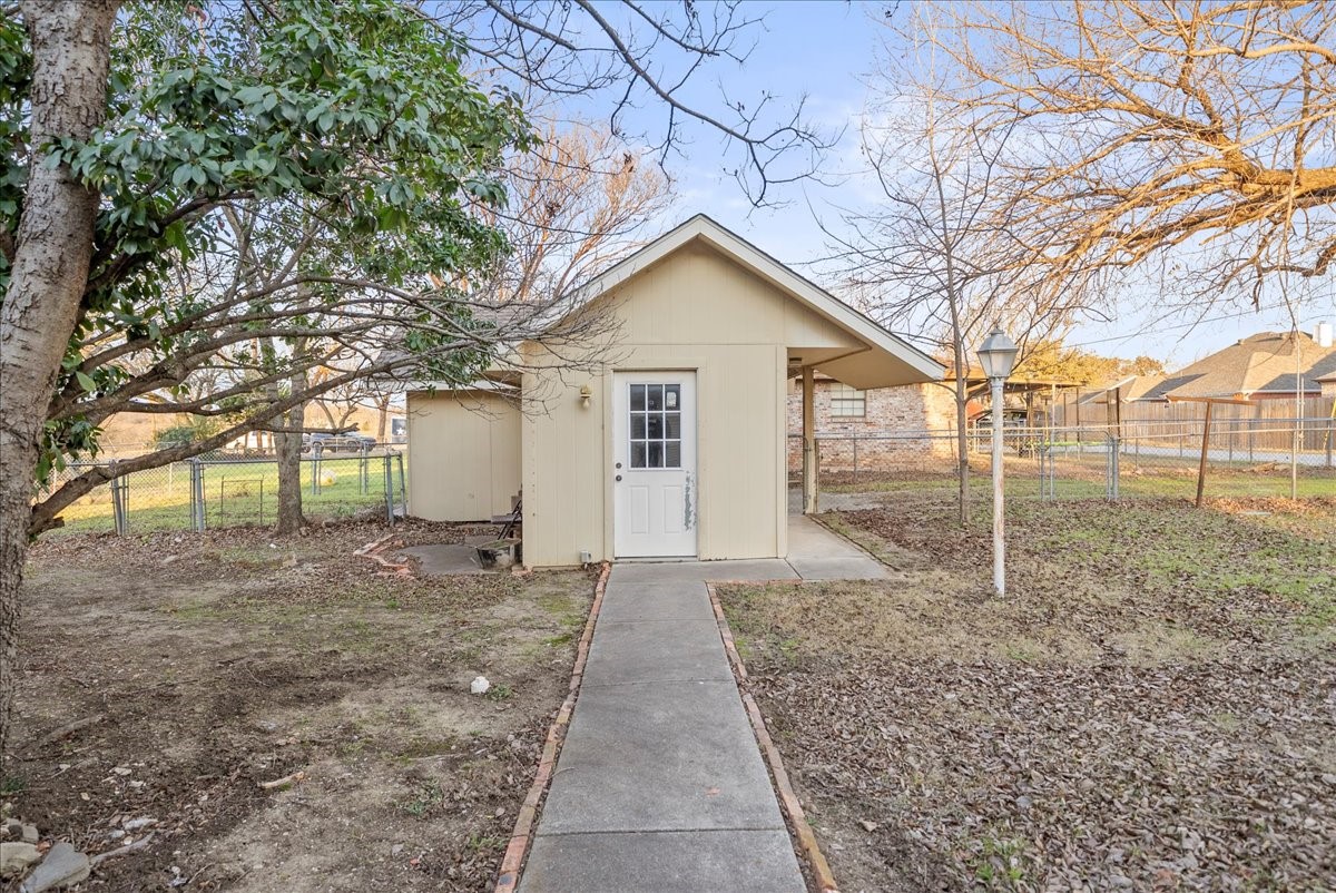 101 N 7th Street Krum TX 76249