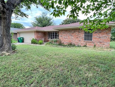 911 E Windsor Drive Denton TX 76209