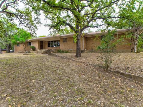 816 N Stewart Street Azle TX 76020