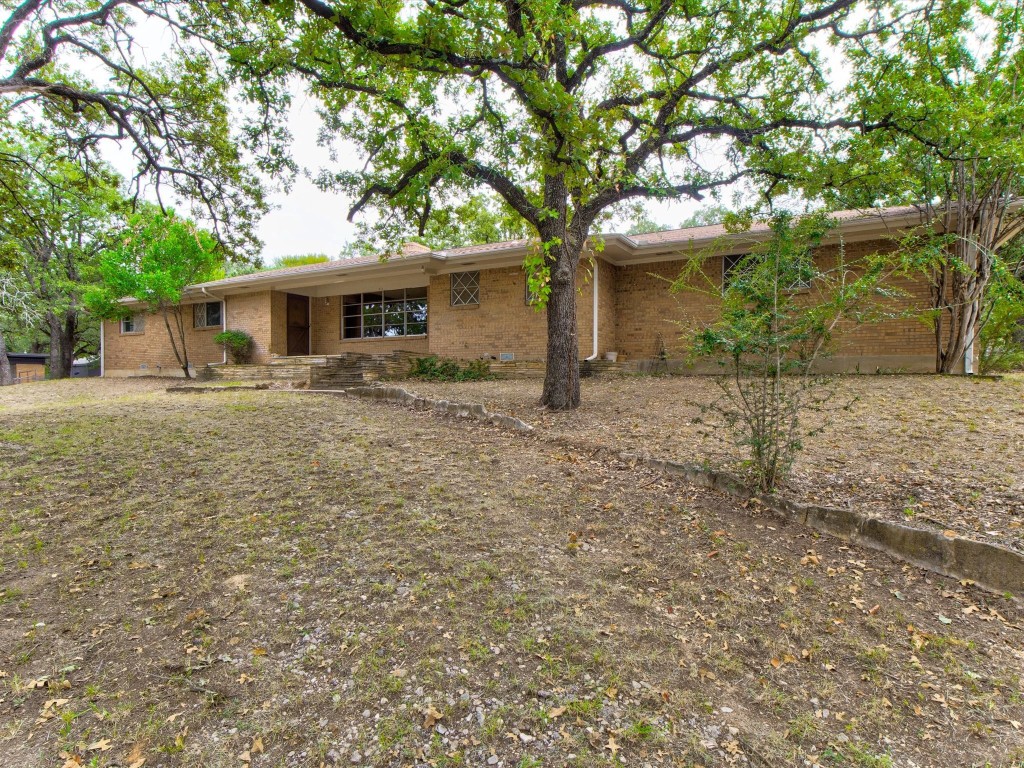 816 N Stewart Street Azle TX 76020