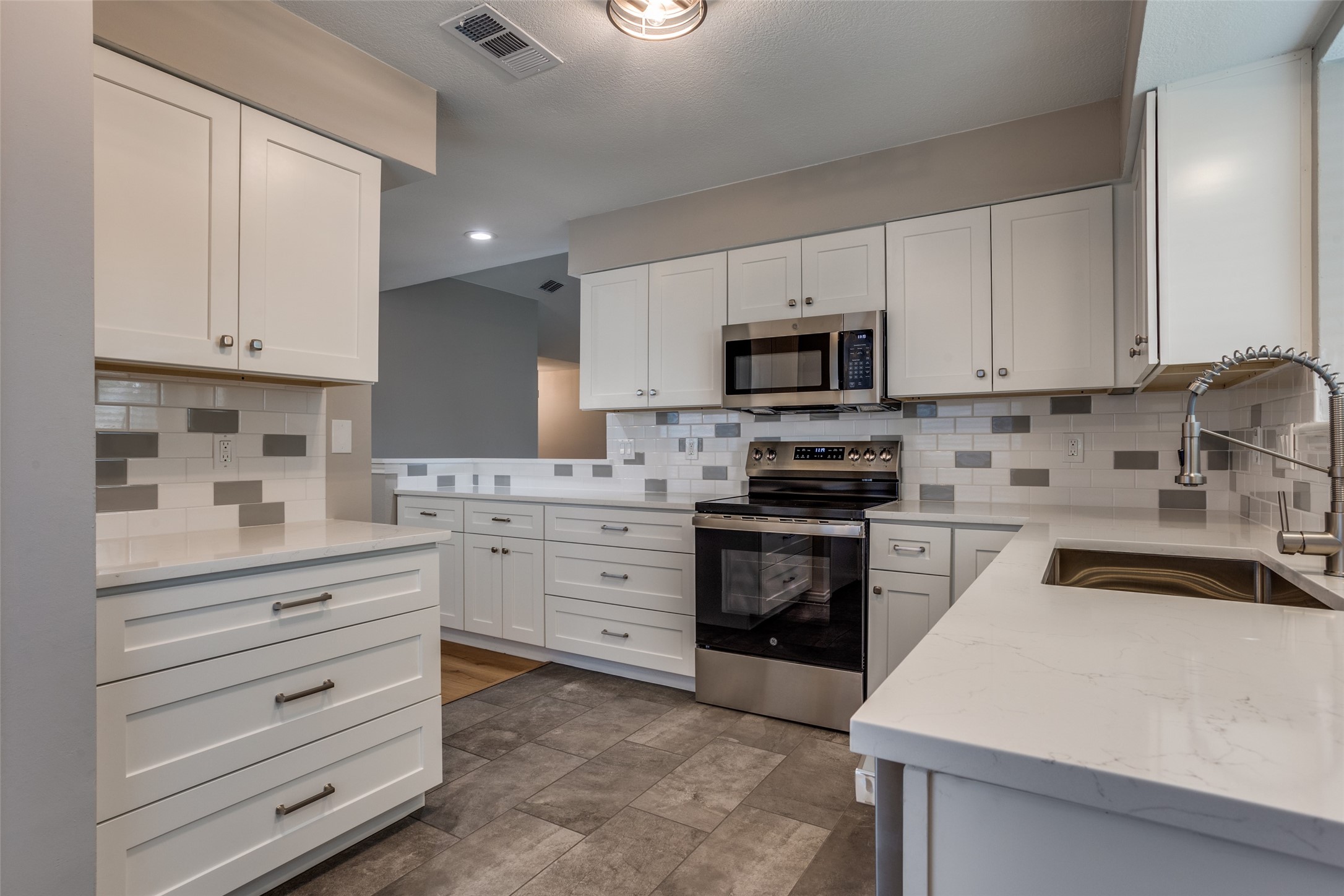 1016 Ledgemont Drive Plano TX 75025