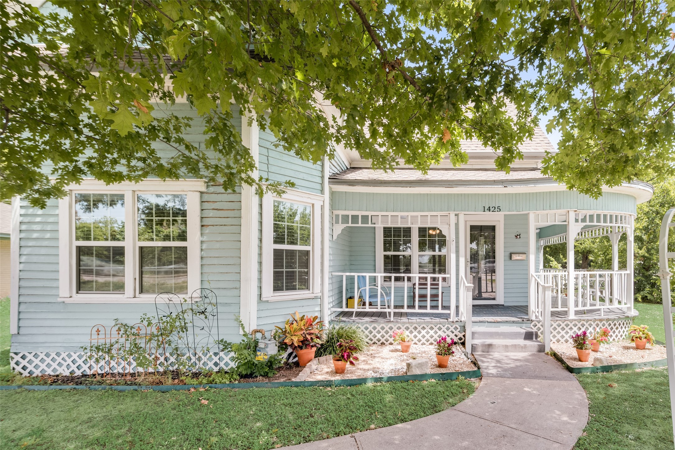 1425 W Avenue B Garland TX 75042