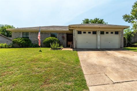 9925 Runnymeade Place Fort Worth TX 76108