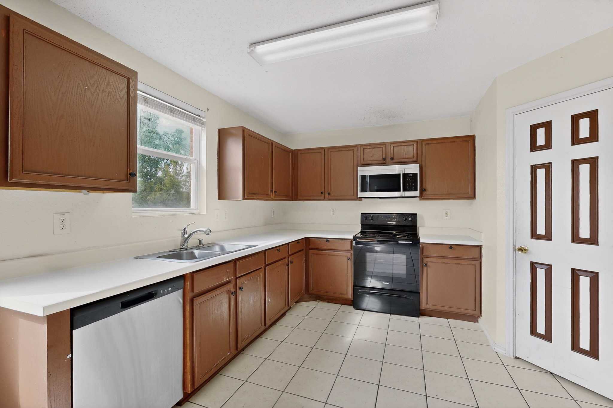 602 Flooded Gum Street Arlington TX 76002