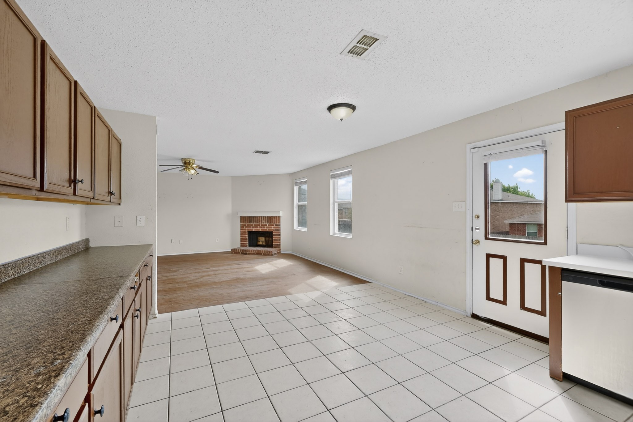 602 Flooded Gum Street Arlington TX 76002