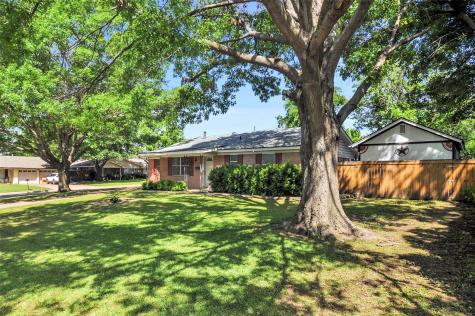 218 Vernon Castle Avenue Benbrook TX 76126