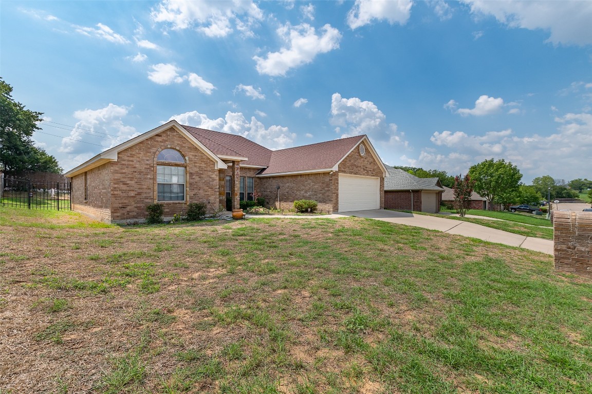 417 Sweetwater Drive Weatherford TX 76085