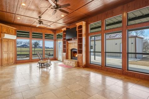 904 County Road 3341 Paradise TX 76073