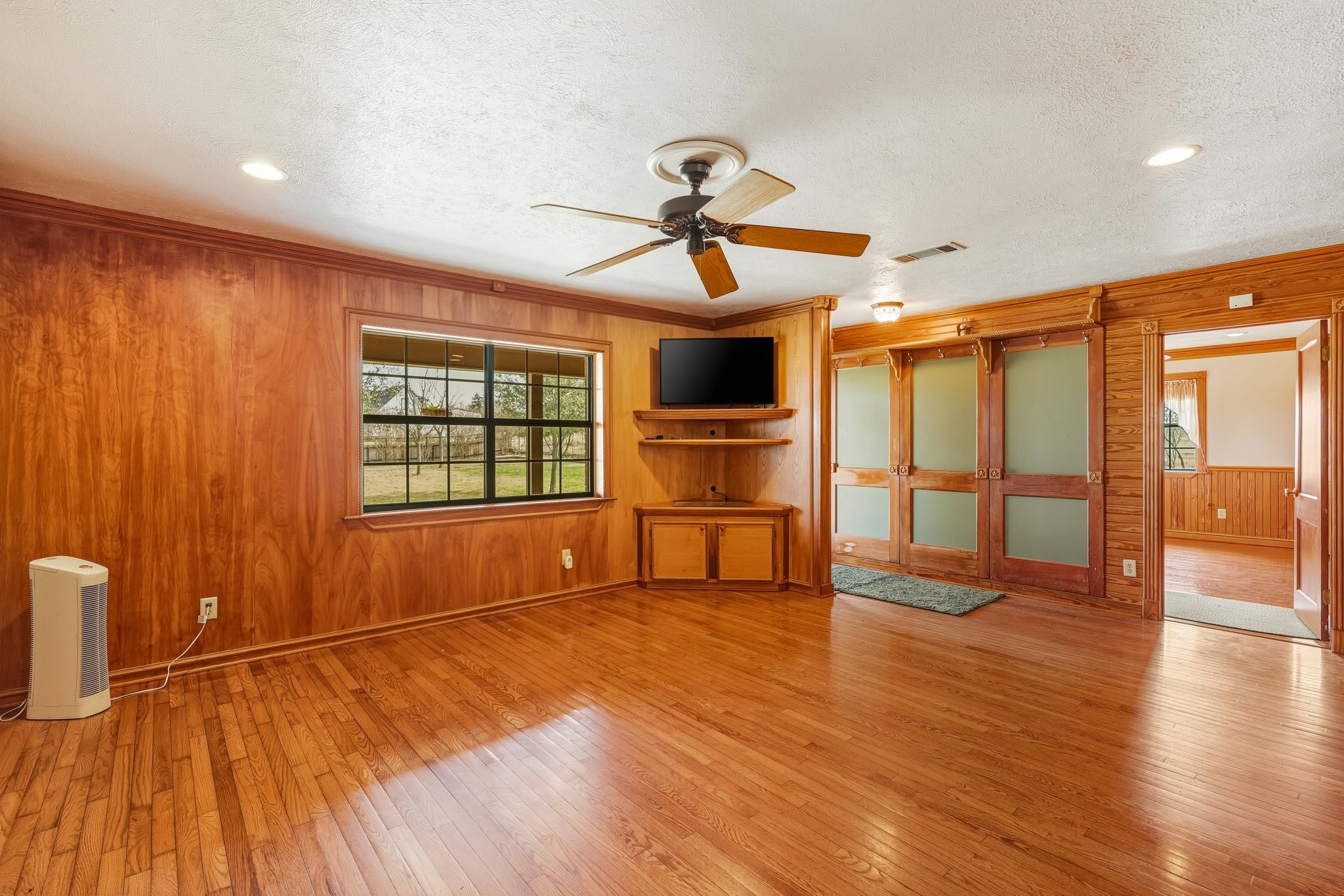 904 County Road 3341 Paradise TX 76073