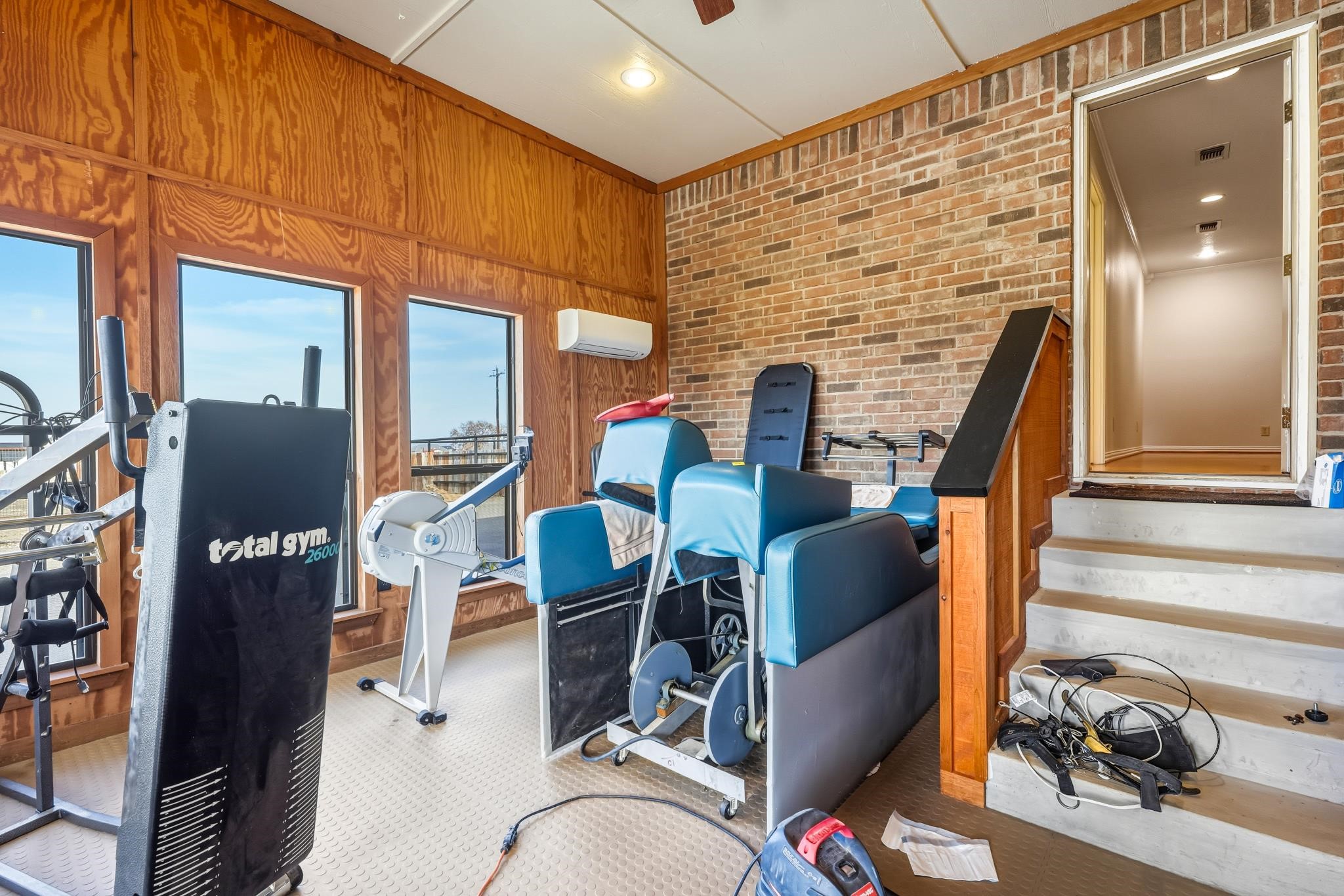 904 County Road 3341 Paradise TX 76073
