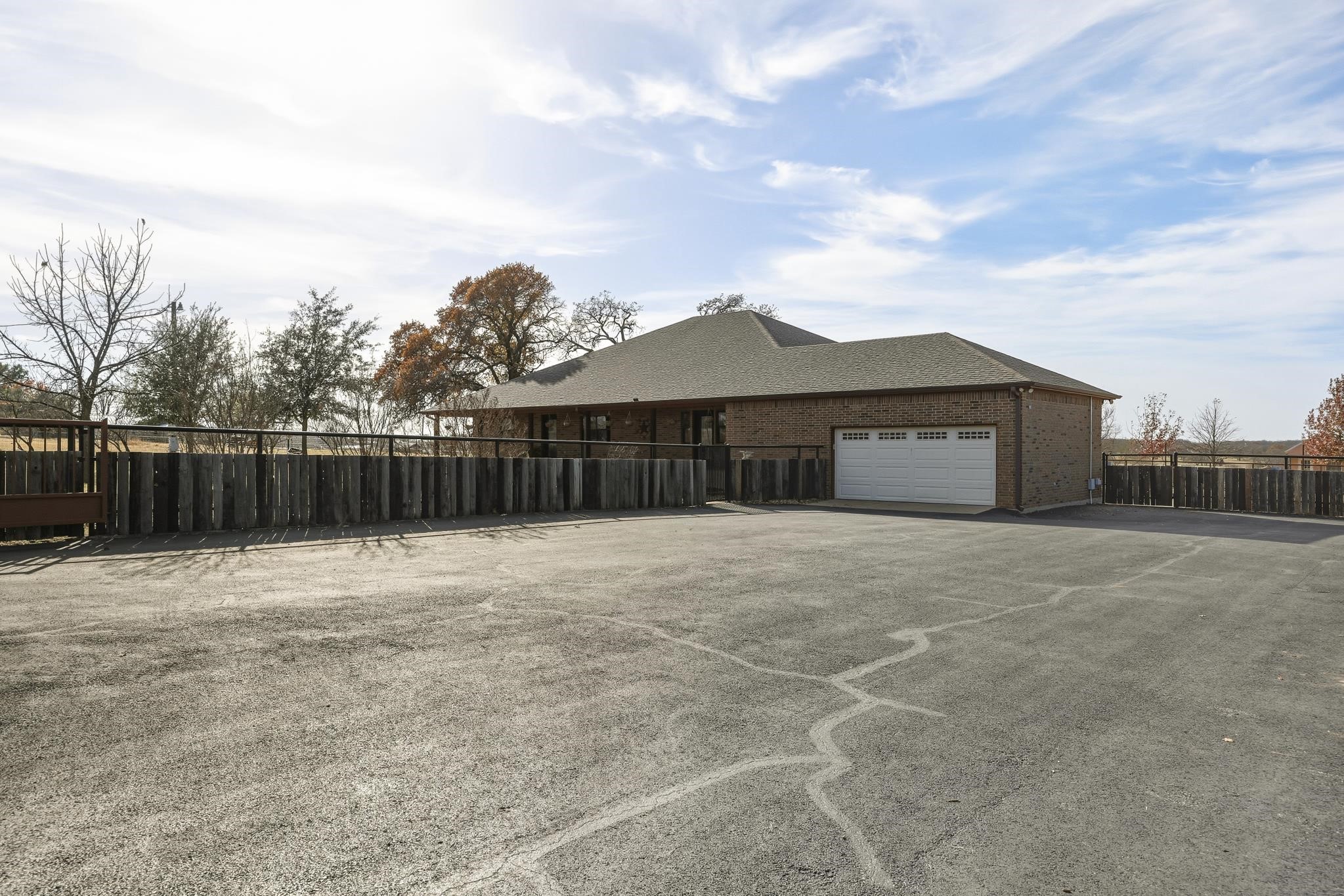 904 County Road 3341 Paradise TX 76073