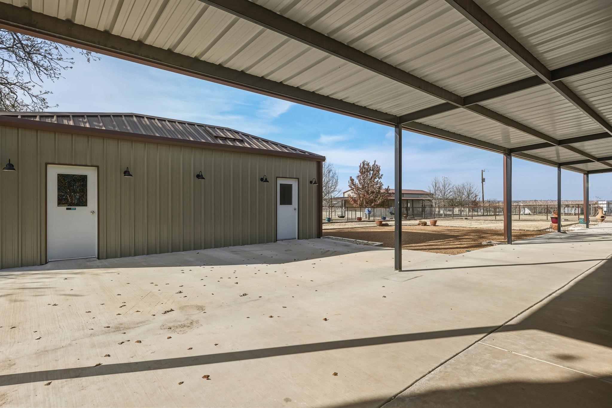 904 County Road 3341 Paradise TX 76073
