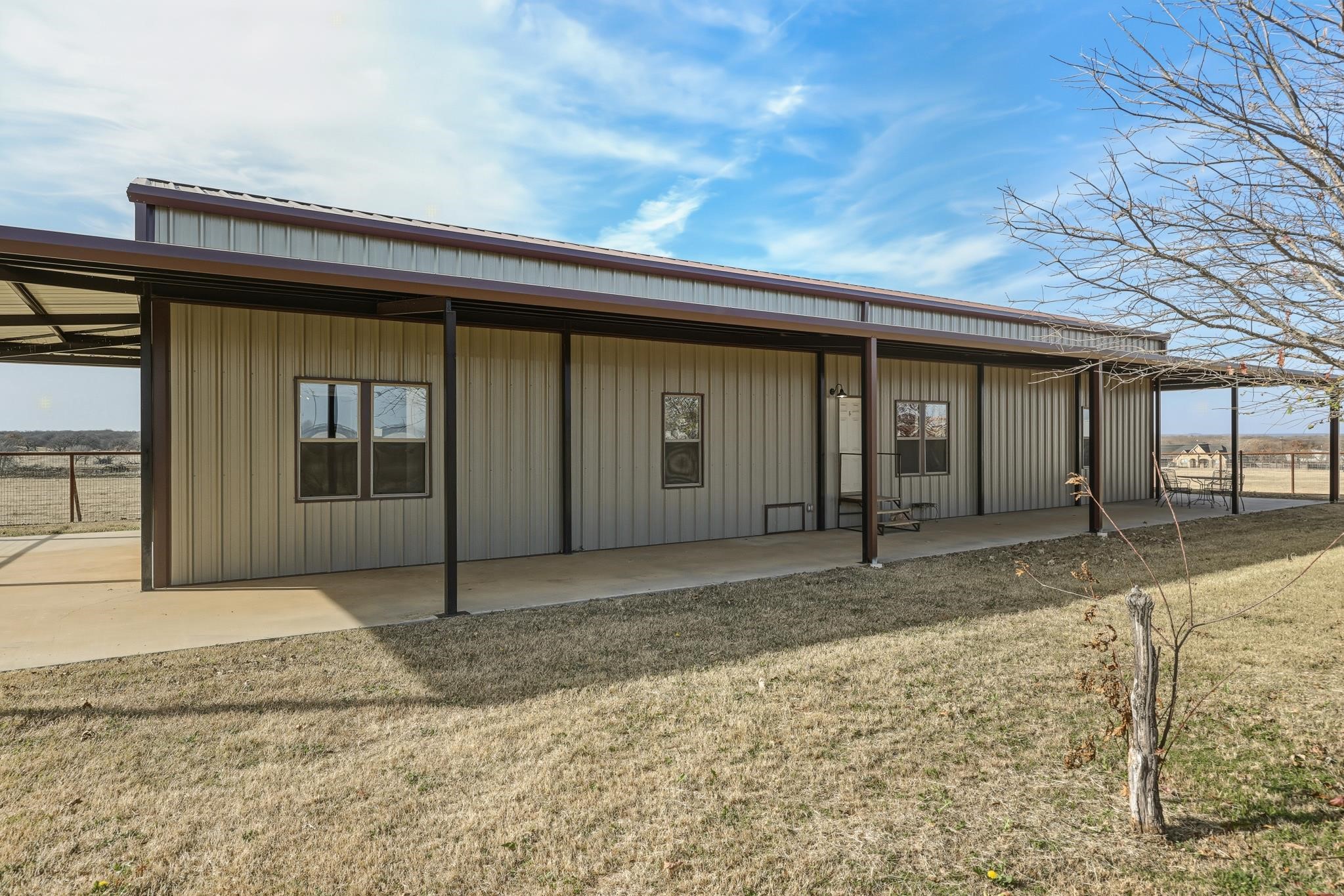 904 County Road 3341 Paradise TX 76073