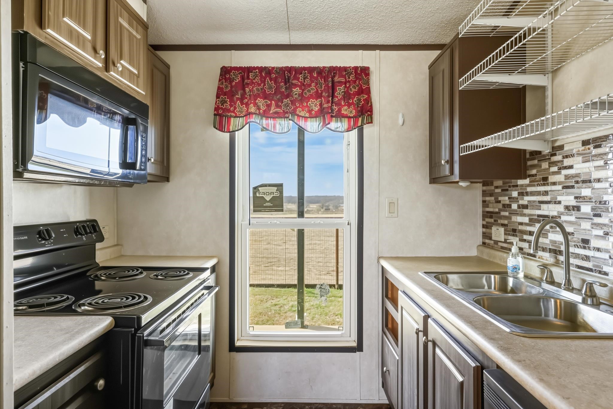 904 County Road 3341 Paradise TX 76073