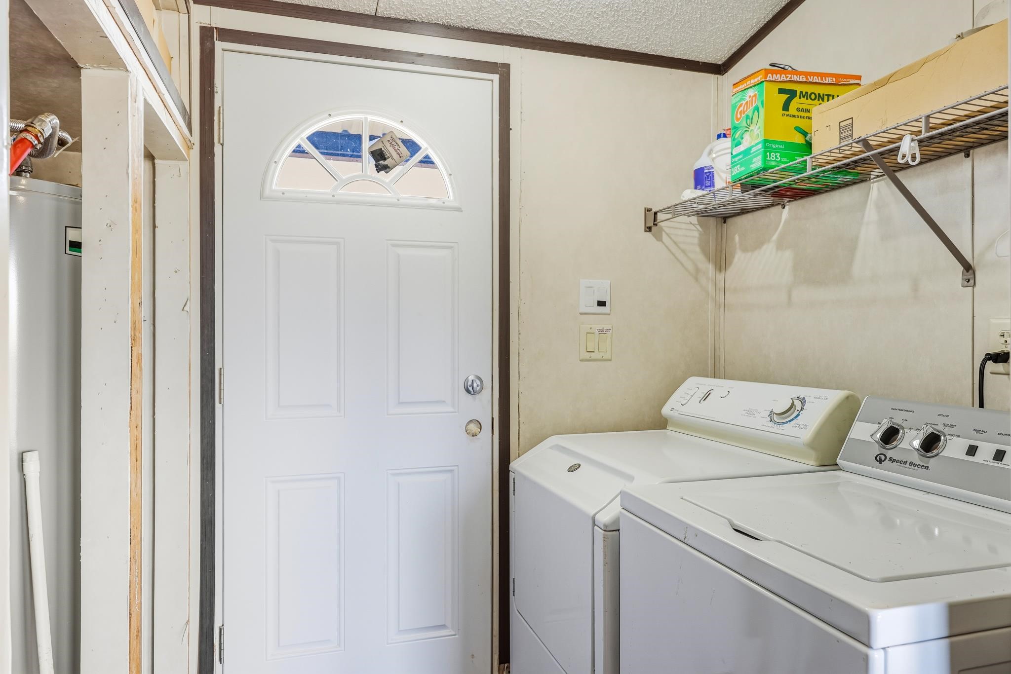 904 County Road 3341 Paradise TX 76073