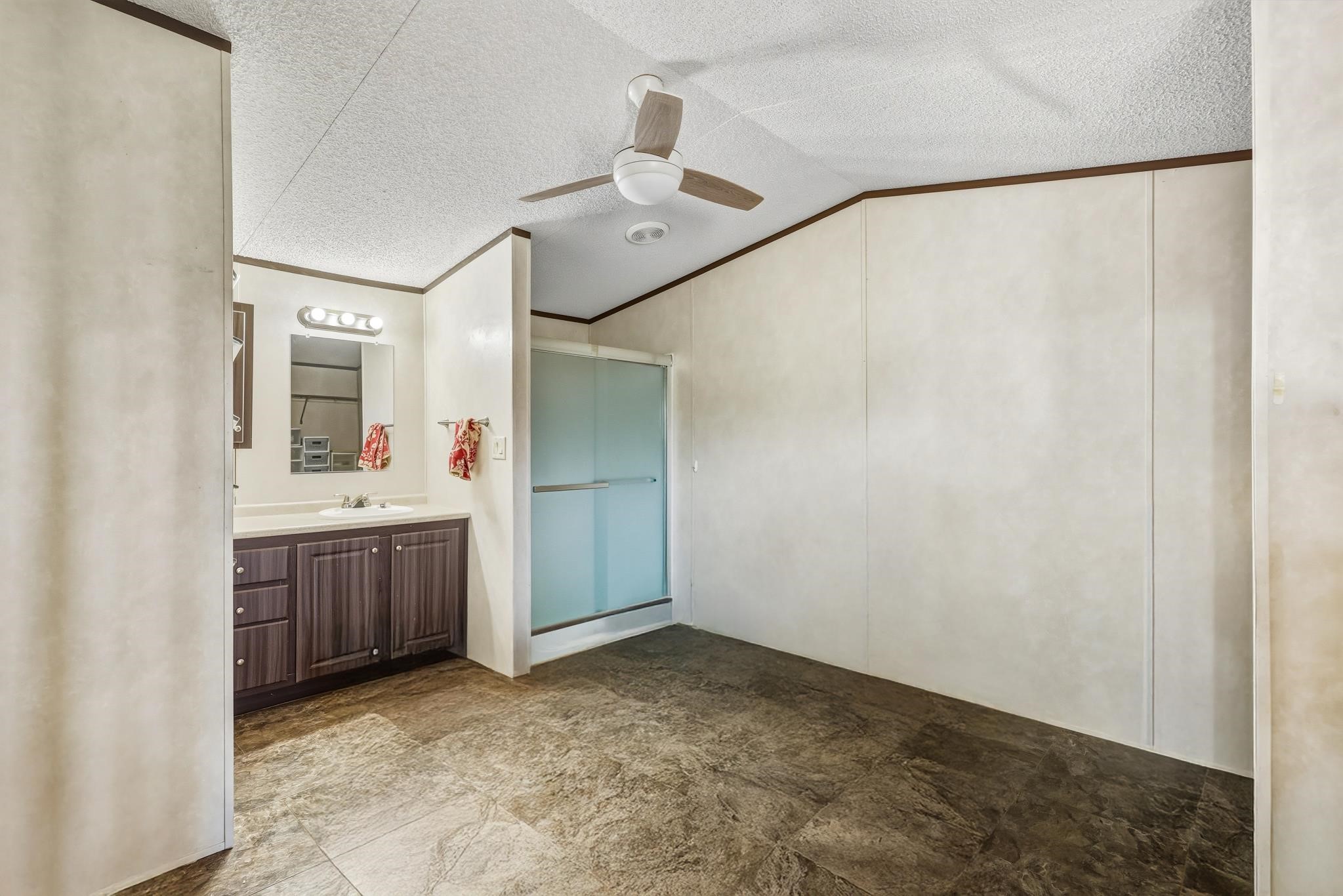 904 County Road 3341 Paradise TX 76073