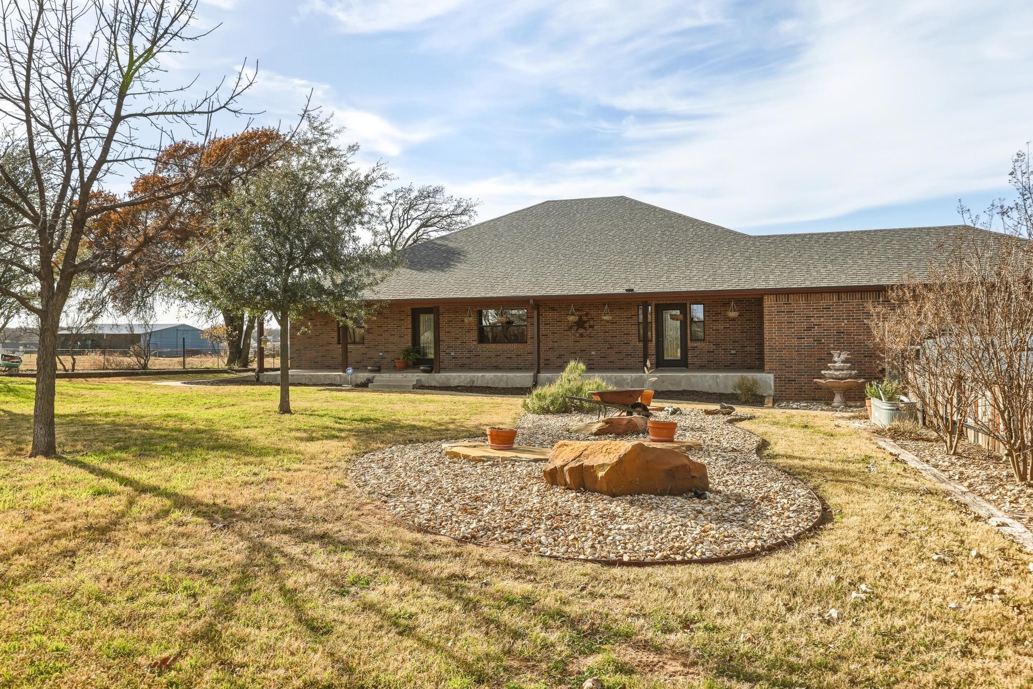 904 County Road 3341 Paradise TX 76073