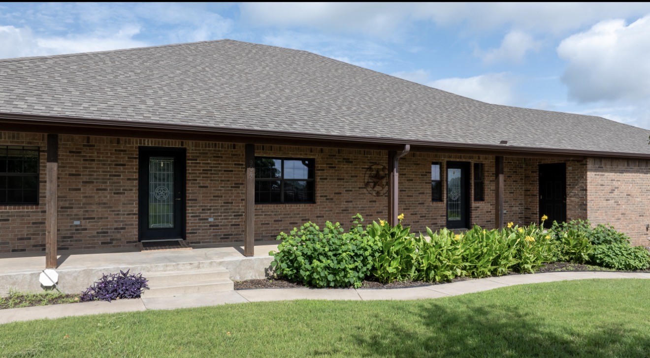 904 County Road 3341 Paradise TX 76073