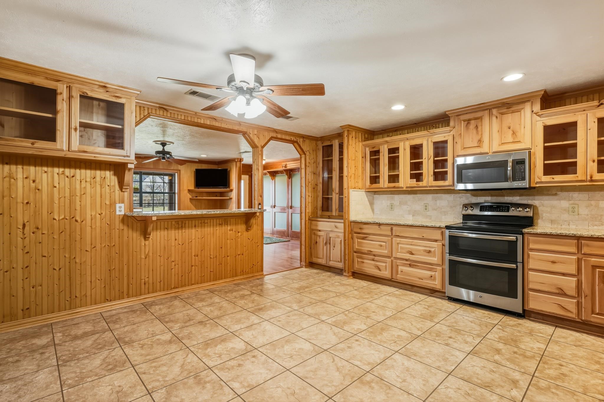 904 County Road 3341 Paradise TX 76073