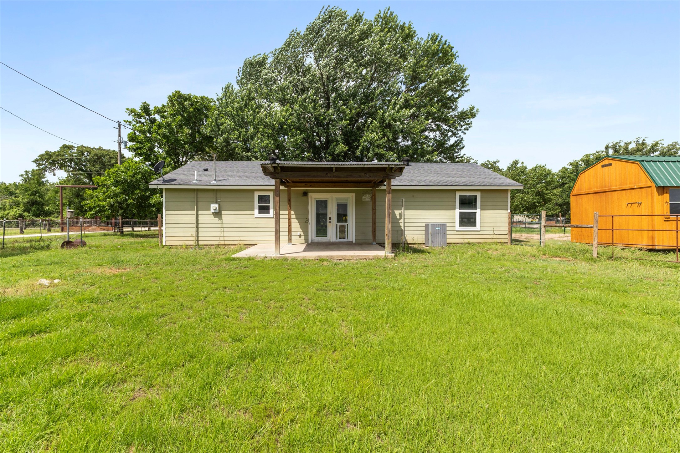5729 County Road 402 Grandview TX 76050