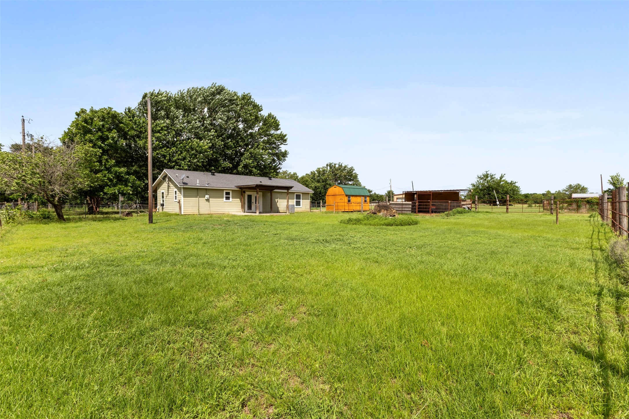 5729 County Road 402 Grandview TX 76050