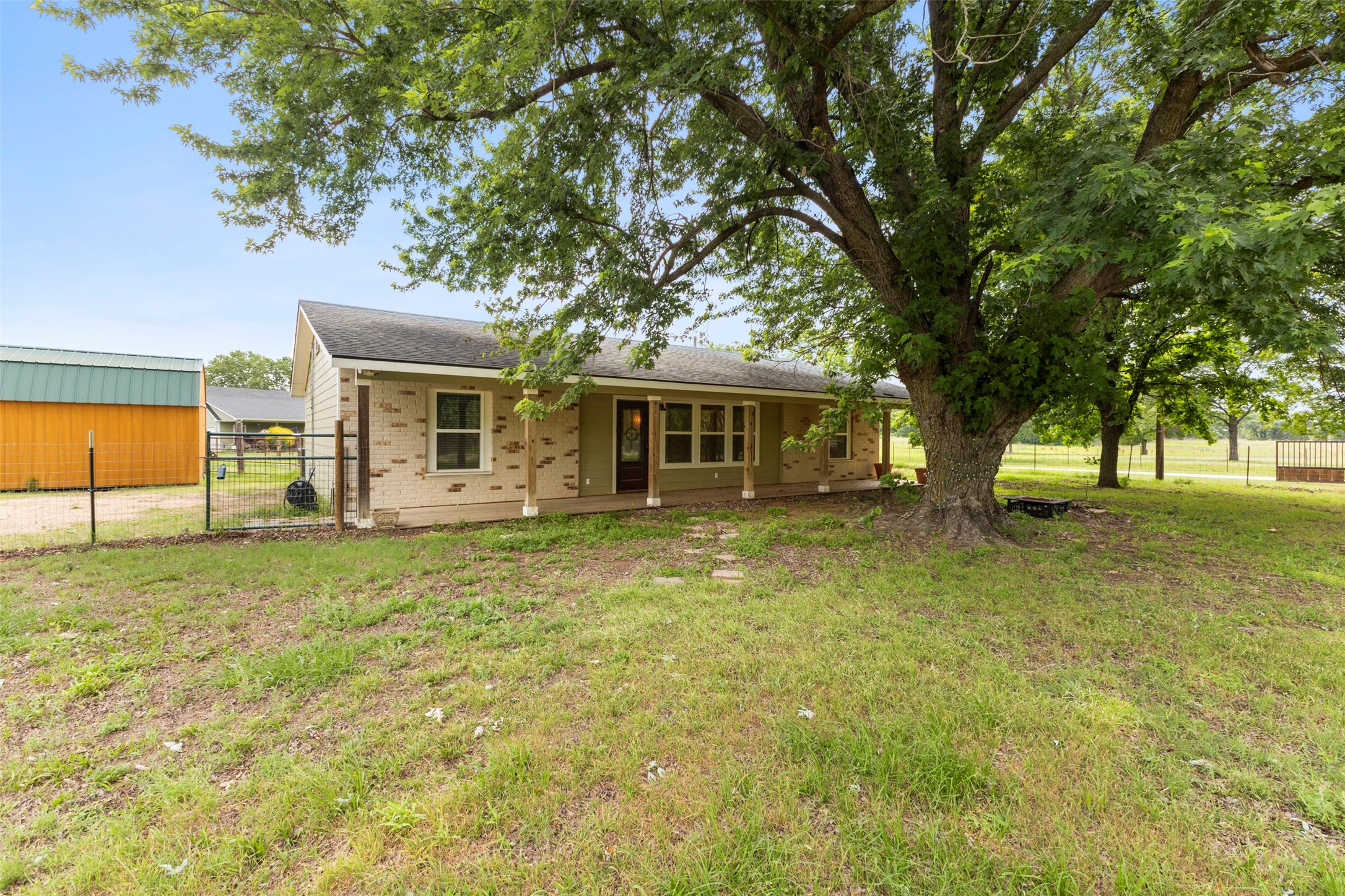 5729 County Road 402 Grandview TX 76050