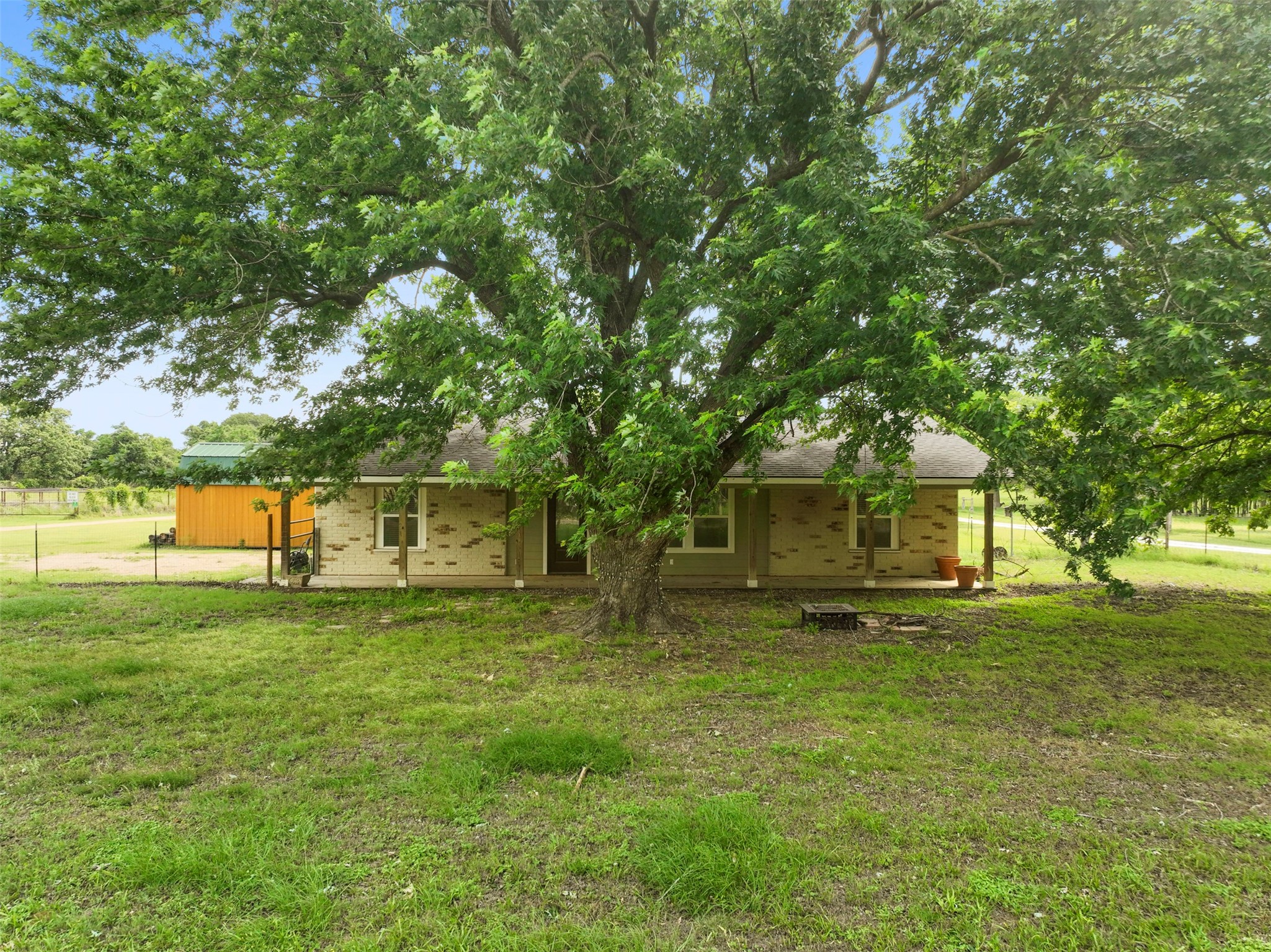5729 County Road 402 Grandview TX 76050