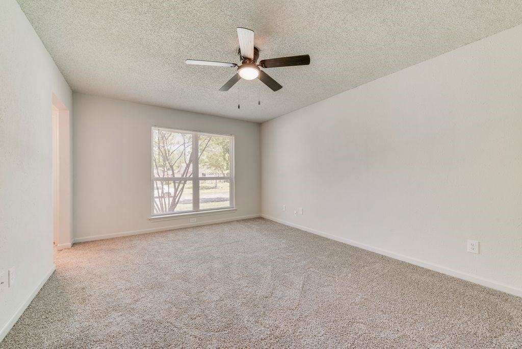 1309 Meandering Way Garland TX 75040