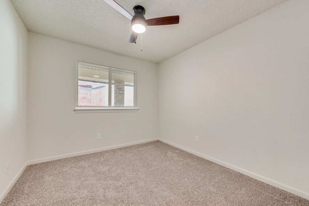 1309 Meandering Way Garland TX 75040
