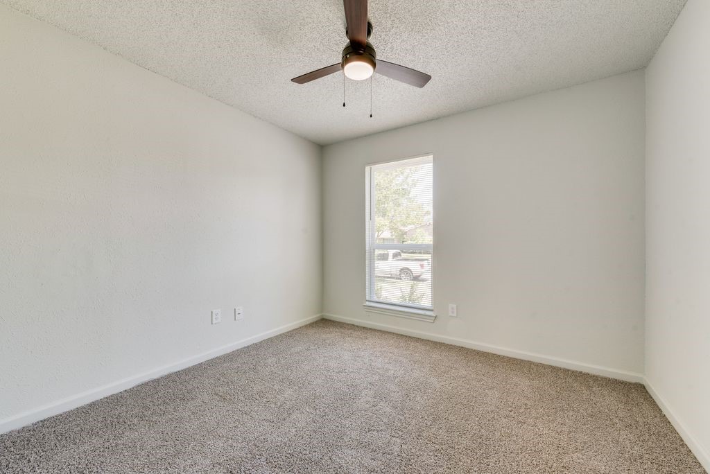 1309 Meandering Way Garland TX 75040