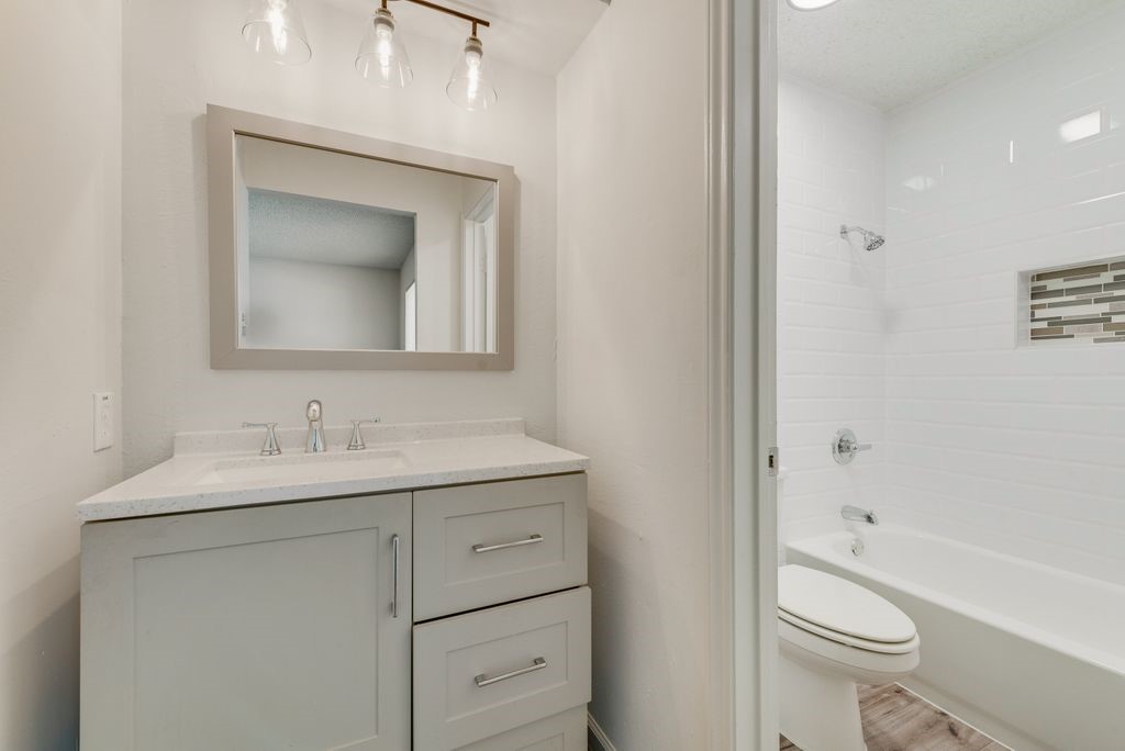 1309 Meandering Way Garland TX 75040