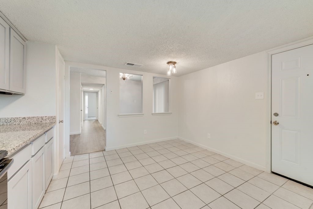 1309 Meandering Way Garland TX 75040