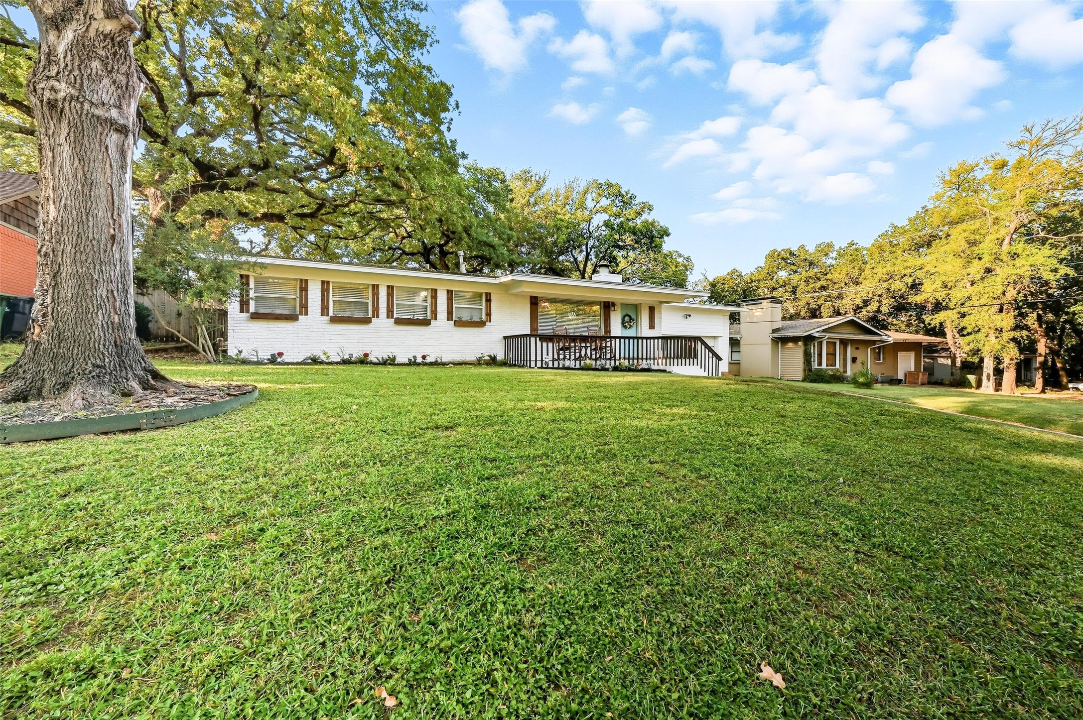 1310 W Cedar Street Arlington TX 76012